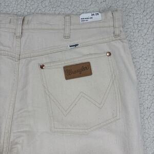 NWT Wrangler Mid Rise Straight Cowboy Cut Denim Jeans Mens 34x29 Beige Cream